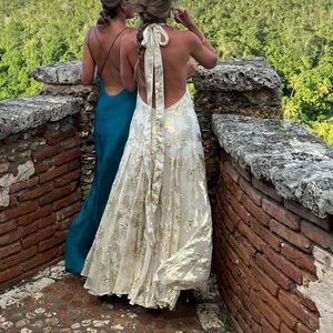 Holding on convertible dress